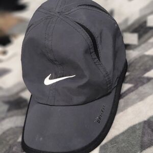 Nike Black Men's Dri-FIT Swoosh Performance Cap